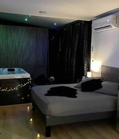 Avec Privatif Dans Pavillon Апартаменты *